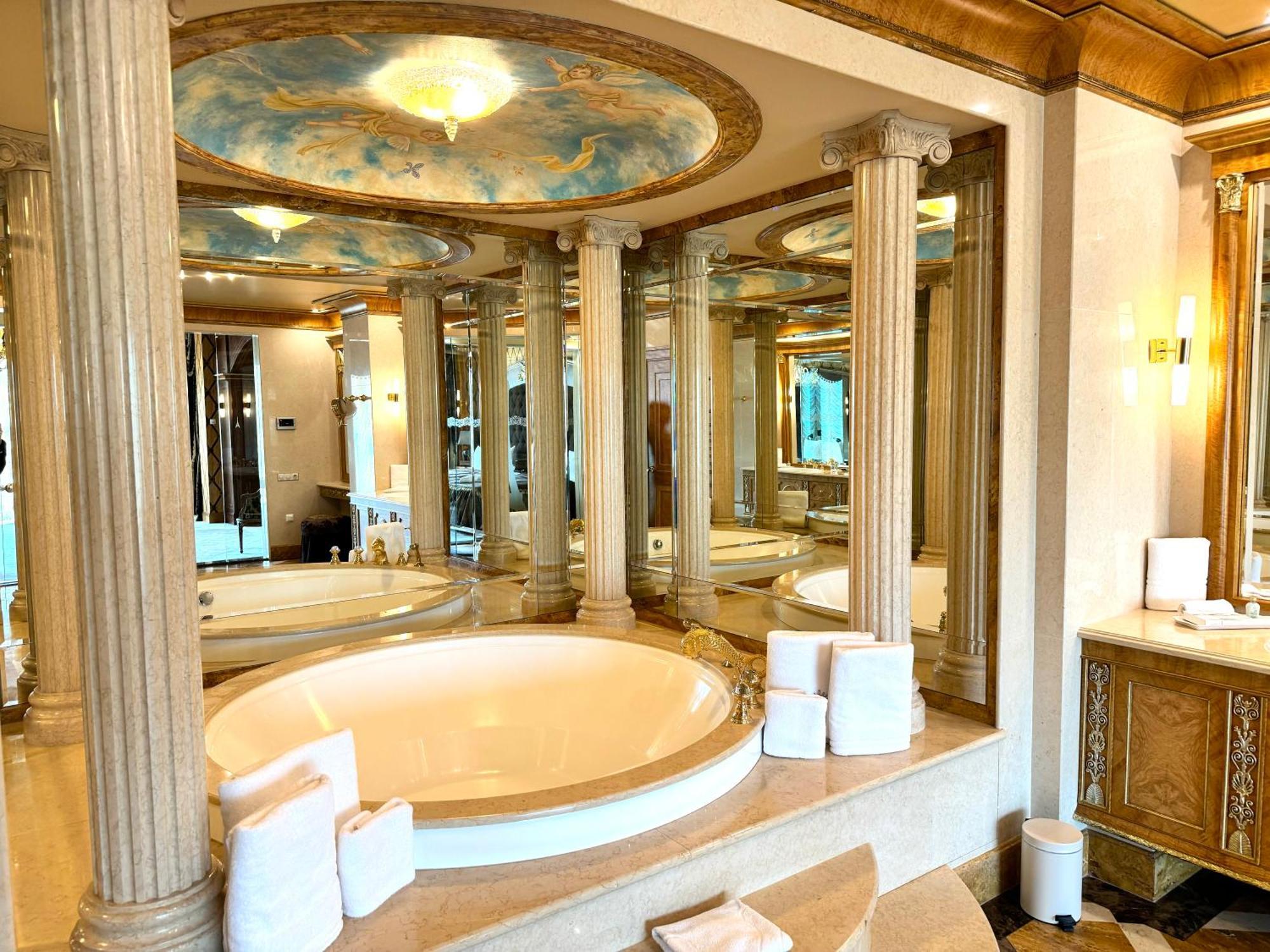 Oneplace2b Hotel